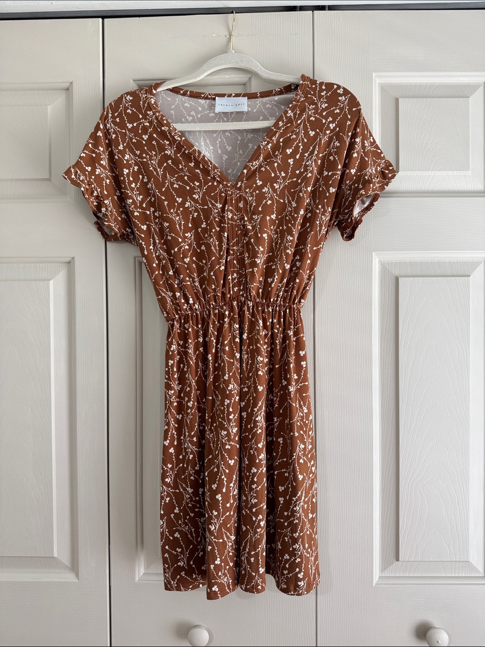 Women's Brown Floral V-Neck Short Sleeve Dress